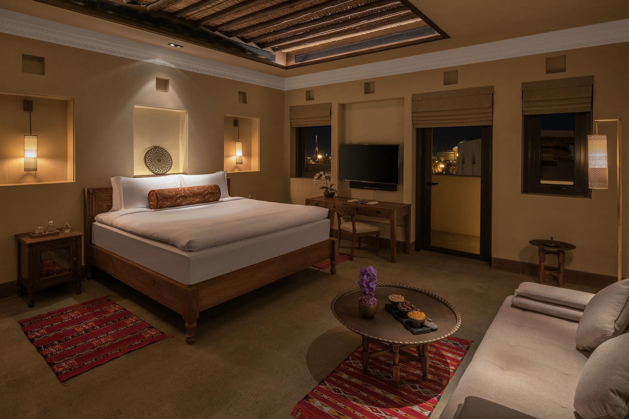 The Chedi Al Bait, Sharjah Hotell Exteriör bild A bedroom at the hotel