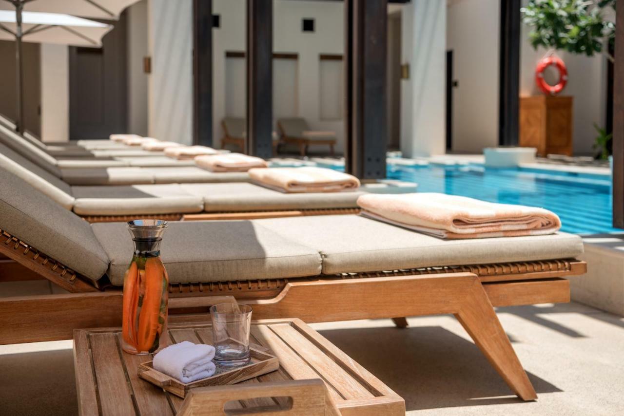 The Chedi Al Bait, Sharjah Hotell Exteriör bild Pool at the hotel